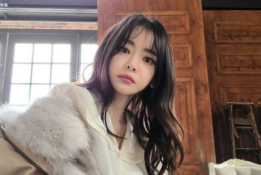 서유리 눈물 로나유니버스 대표 사임 서유리 프로필