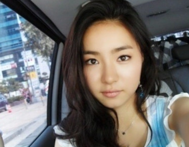 의외로 모르는 사람들이 많다는 여배우 신세경의 성형 전후 차이.. 13