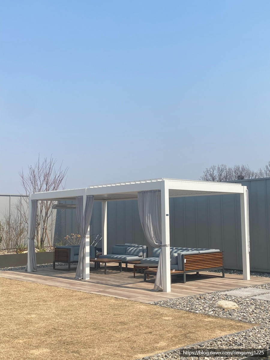 라테라스파주 루프탑 인테리어와 가구