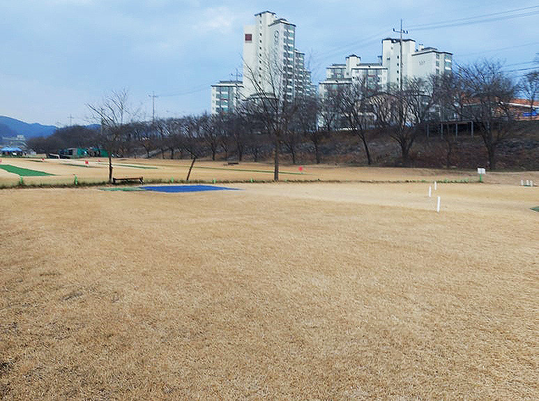 홍천강변파크골프장. 강원도 홍천군 홍천읍 갈마곡리 267-10