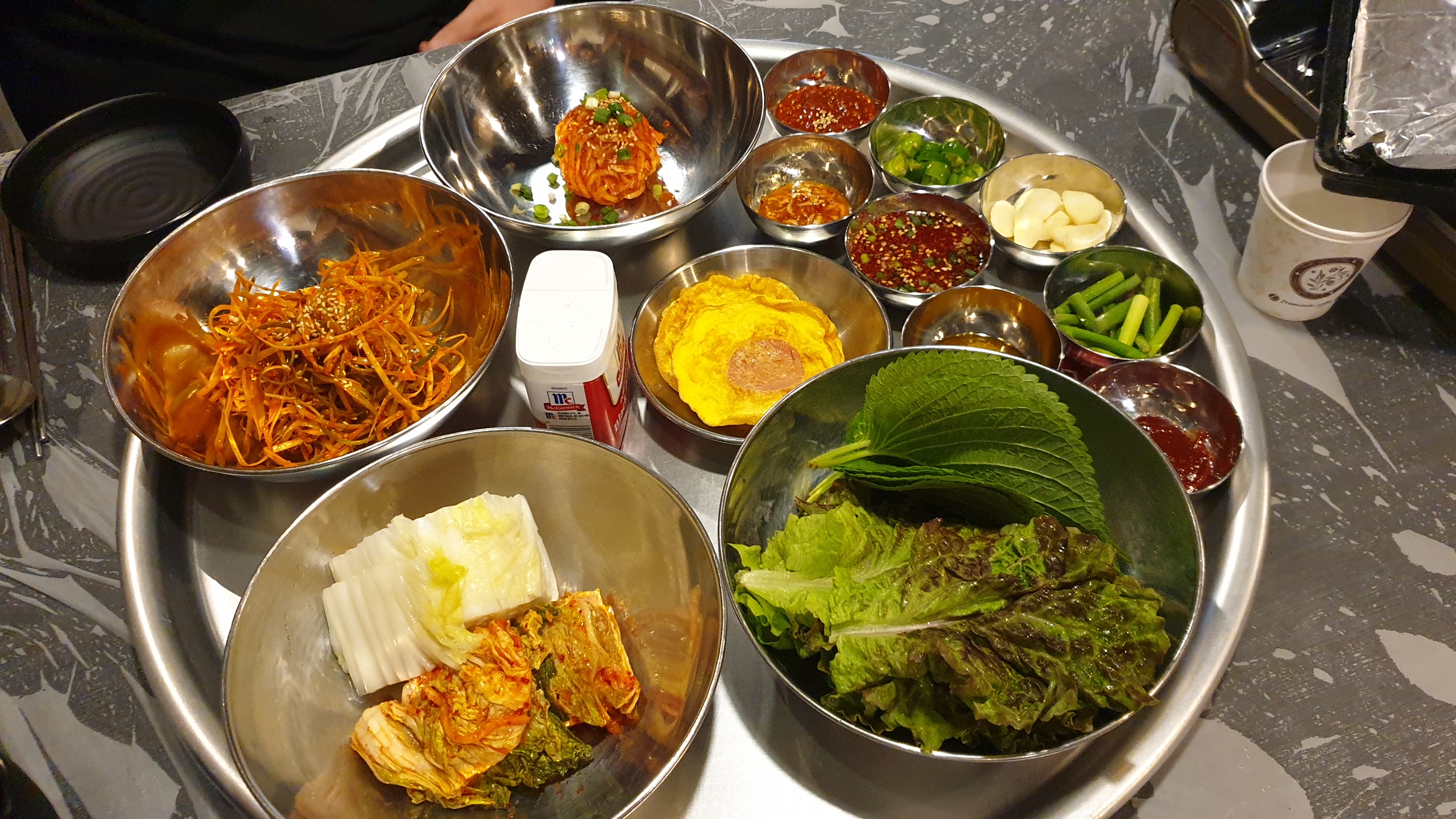  레트로 열풍의 대표주자 냉동삽겹살 맛집, 빙삼
