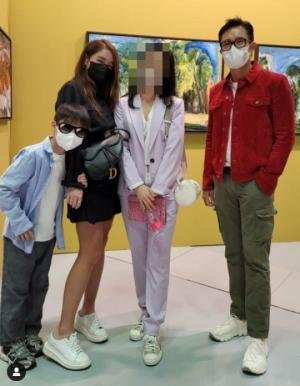  이병헌 이민정, 아들과 함께 나들이 모습 포착