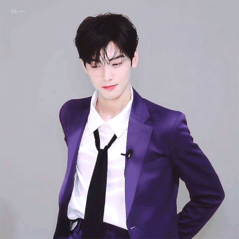  차은우와 아이컨택