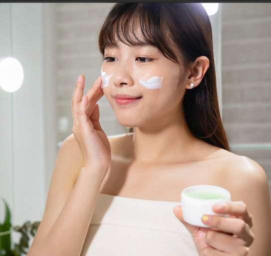 2. 부드러운 클렌징으로 시작하기