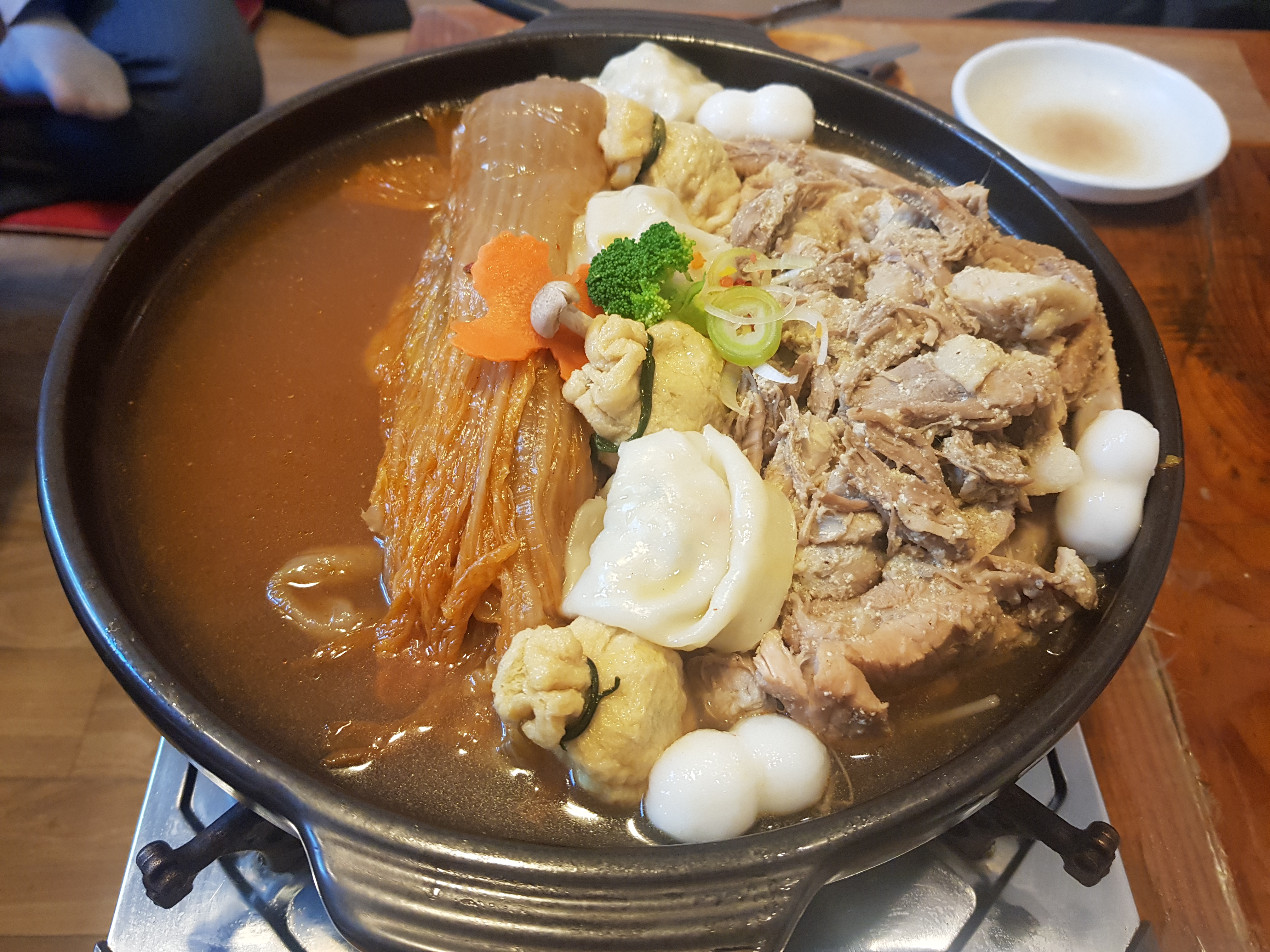  [옥련동 점심식사]김치찌개보다는 삼삼한 군봉 묵은지 김치찜 어떠신가요?