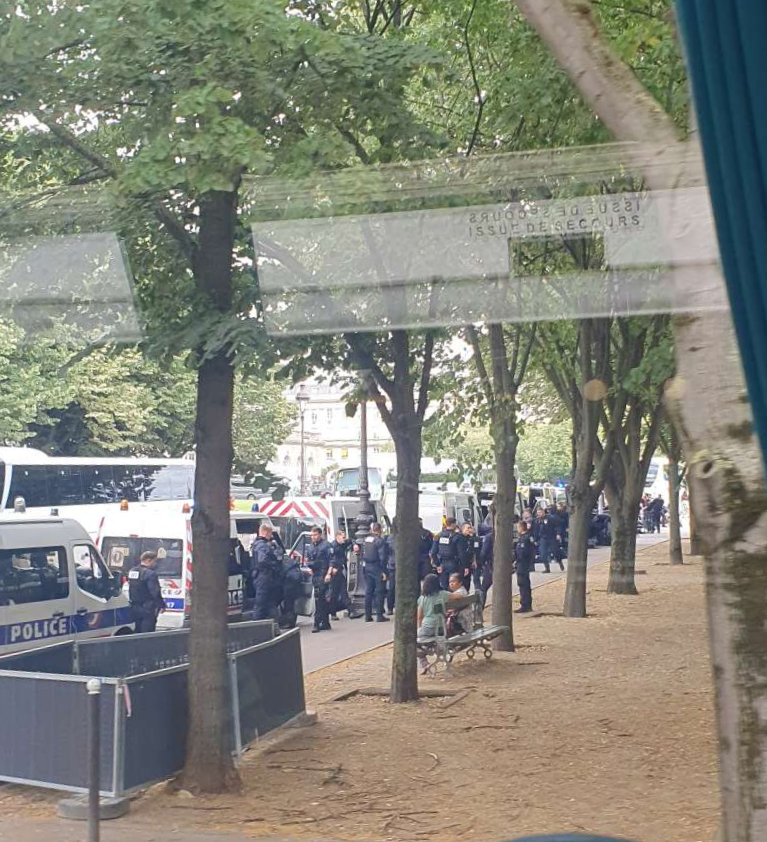  인종차별 시위, 아니면 폭동? 현재 난리난 프랑스 상황