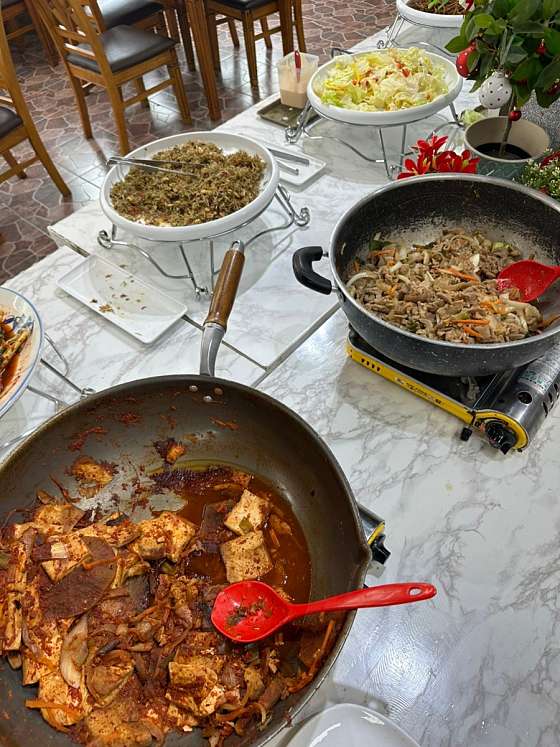 국내산돼지불고기 한식뷔페