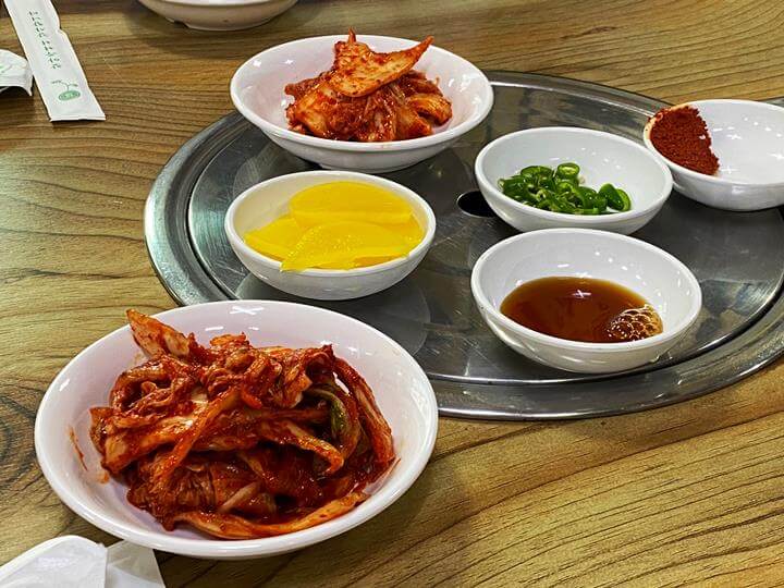 면목동 사가정역 향촌칼국수 - 해장하기 좋은 시원한 닭칼국수 - 향촌칼국수 - 면목동 사가정역 맛집, 닭칼국수 - 내용 - 음식 향촌칼국수-기본반찬