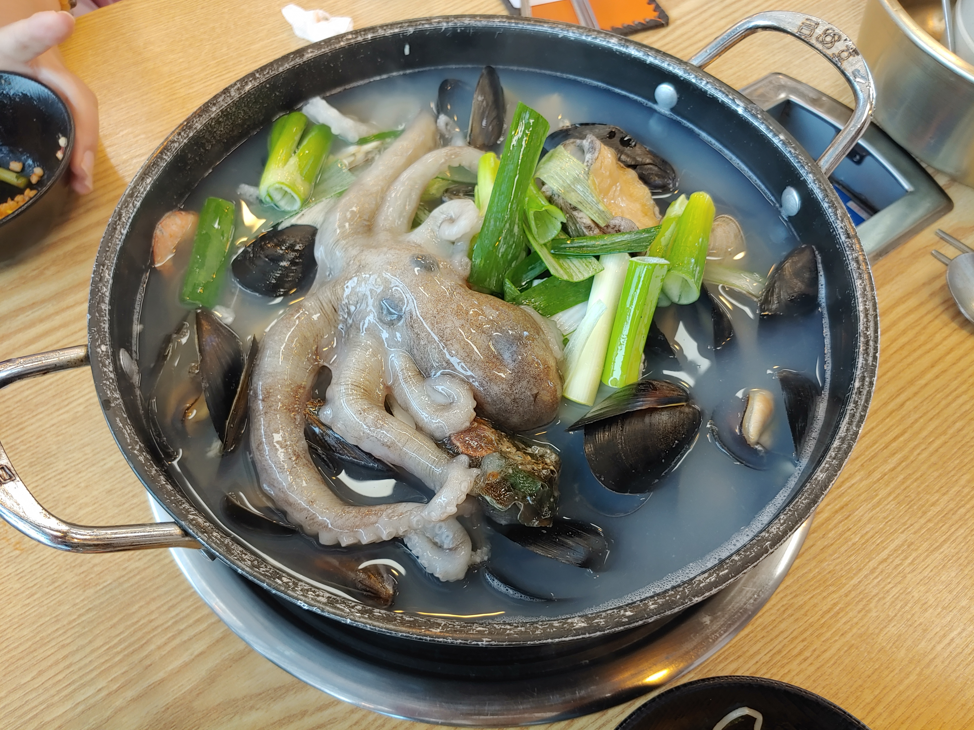  낙지가 들어가는 미애네 칼국수 왕산해수욕장 칼국수 맛집