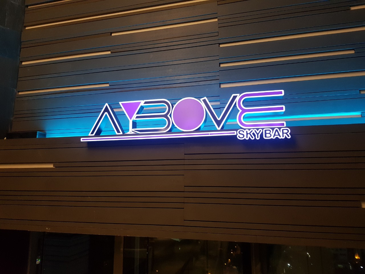 호치민 1군 ABOVE SKY BAR