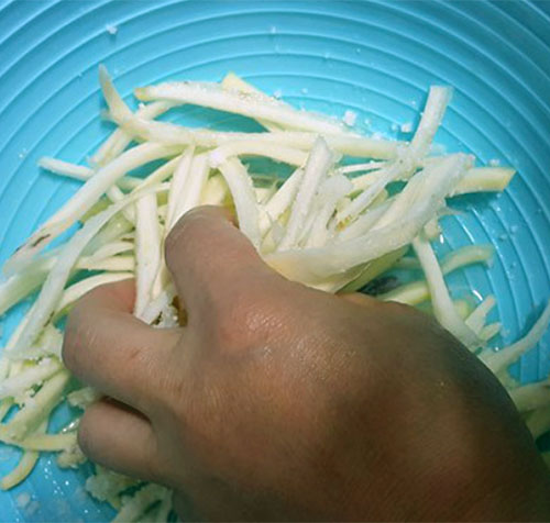 2024년 설날 음식 : 7. 도라지나물 맛있게 만드는 법 1. 도라지 손질하기