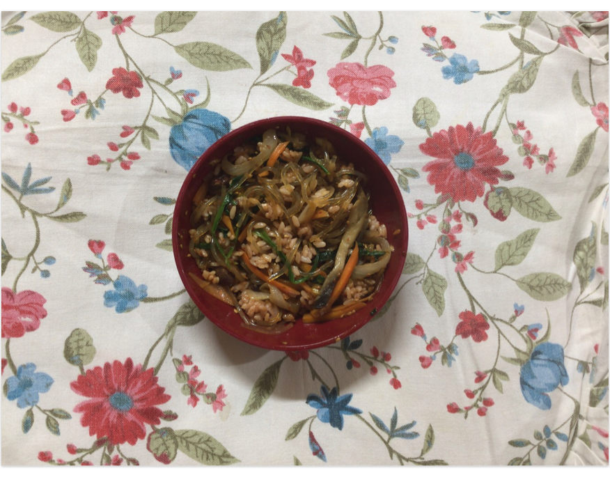  풍성한 맛으로 입안이 즐겁다, 잡채덮밥(Stir-fried Glass Noodles and Vegetables with Rice)
