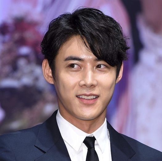  배우 유일 프로필 나이 데뷔 활동 인스타 결혼 부인 주민하