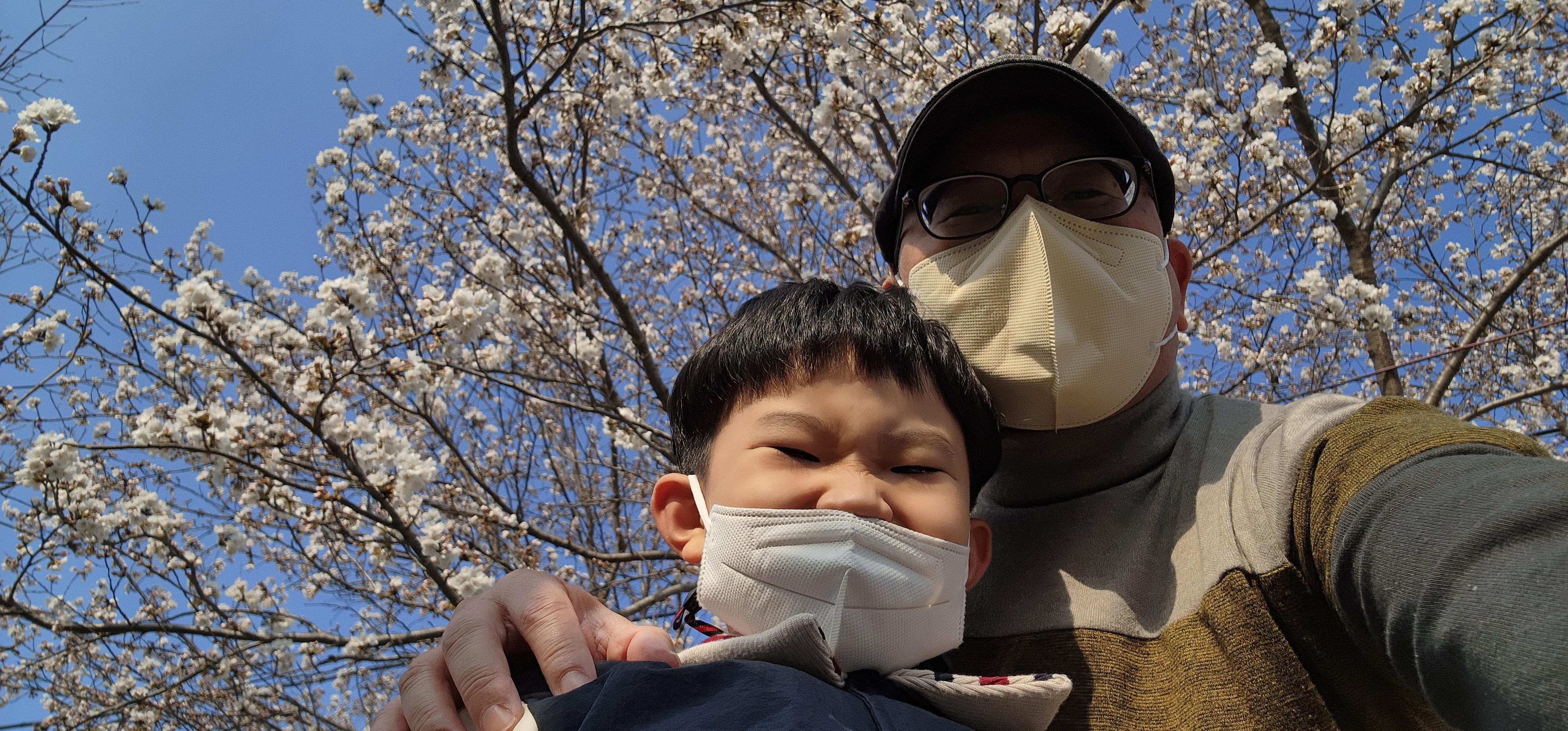 로우앵글 이미지