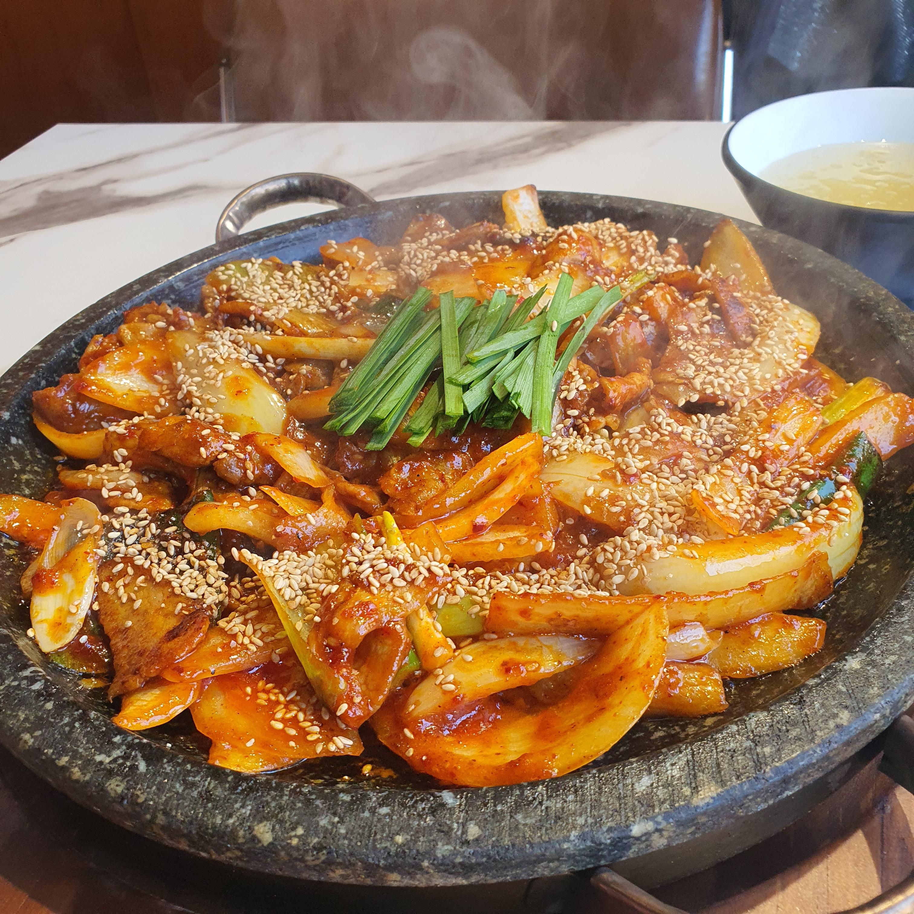  오적회관 대구삼덕점, 국채보상운동기념공원 맛집, 제육 오징어 요리, 수육 저녁 술집으로도 굿, 브레이크타임 없음