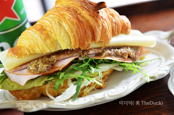크로와상샌드위치 완성