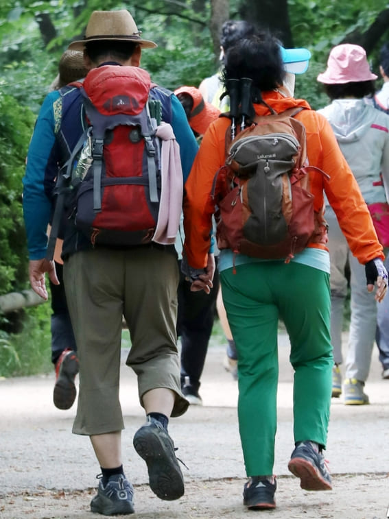  [국민공감] 이런!... "손잡고 등산했다가 불륜 남녀 됐다"