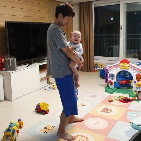  배우 조현재 박민정 부부 결혼스토리 화제