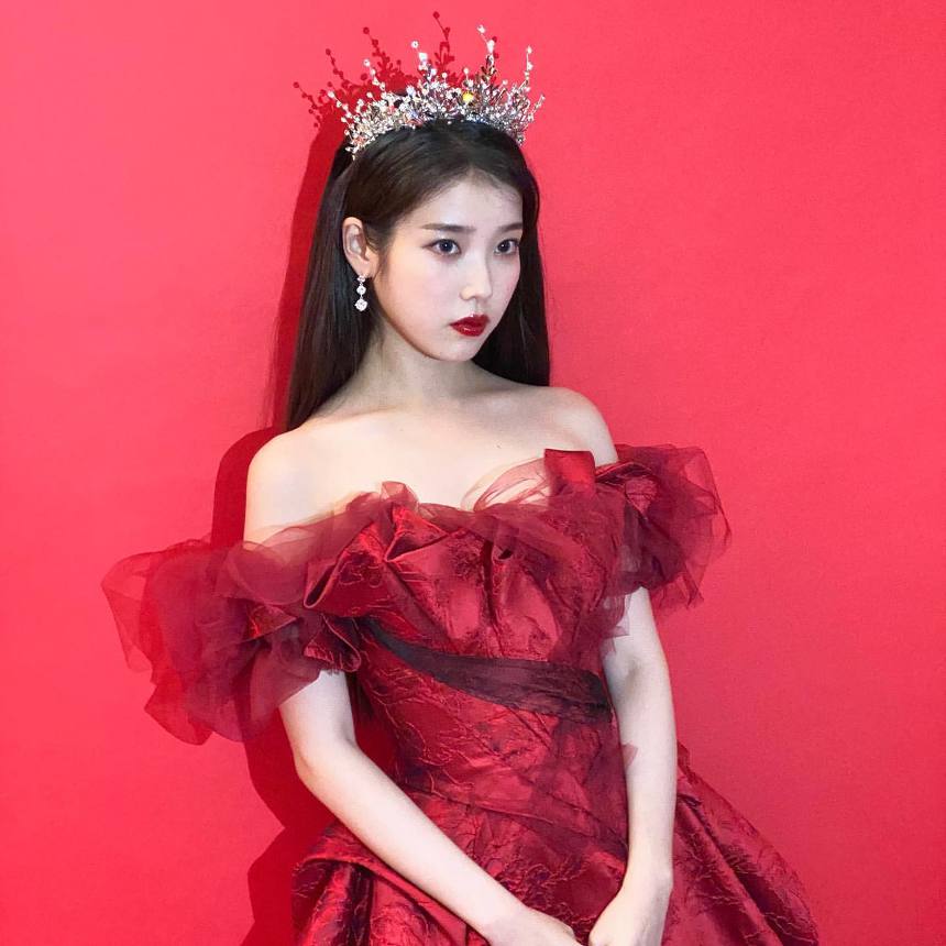  아이유 시즌 그리팅IU 2020 시즌 그리팅 사진들 모음