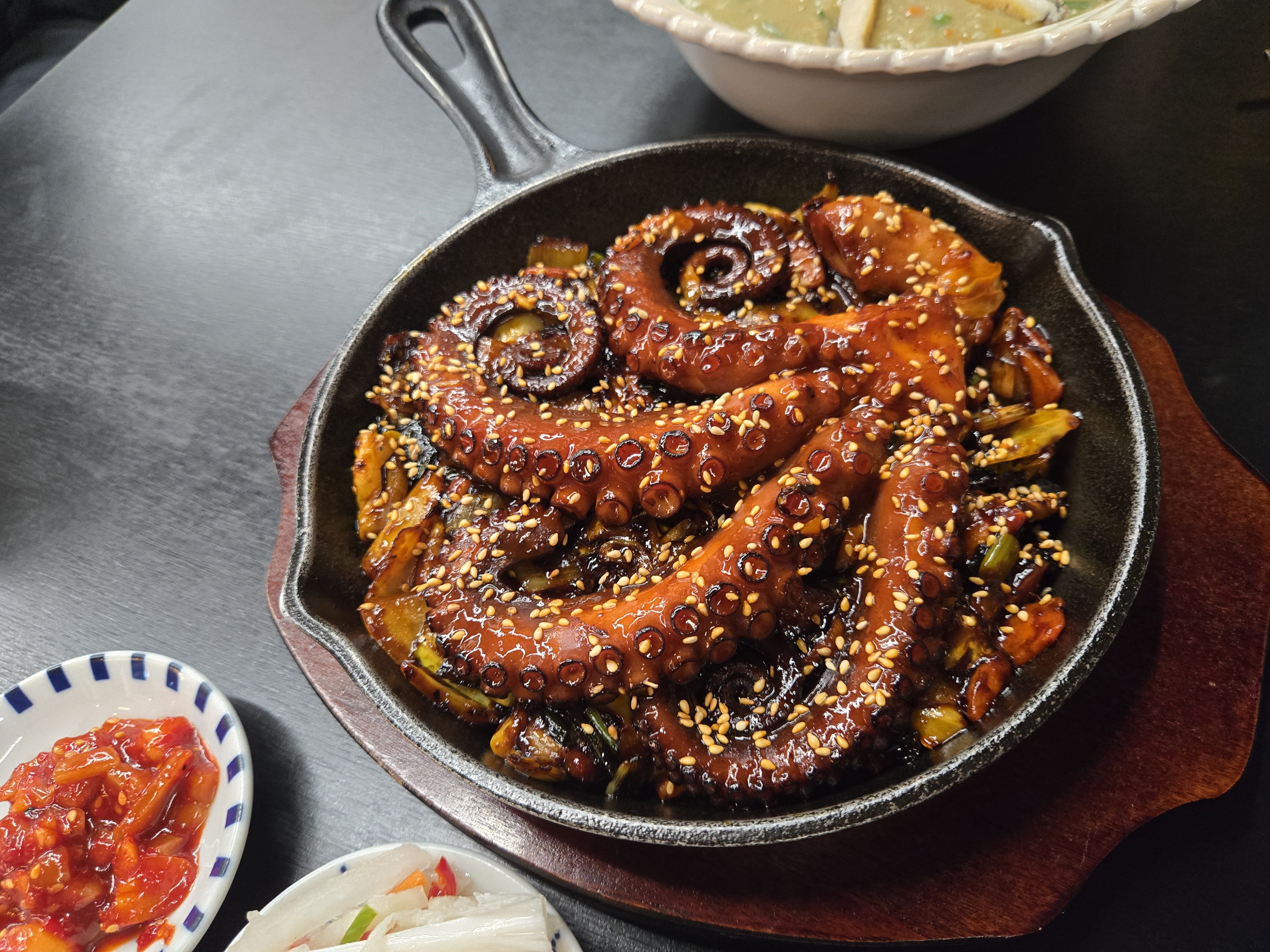 제주산 돌문어