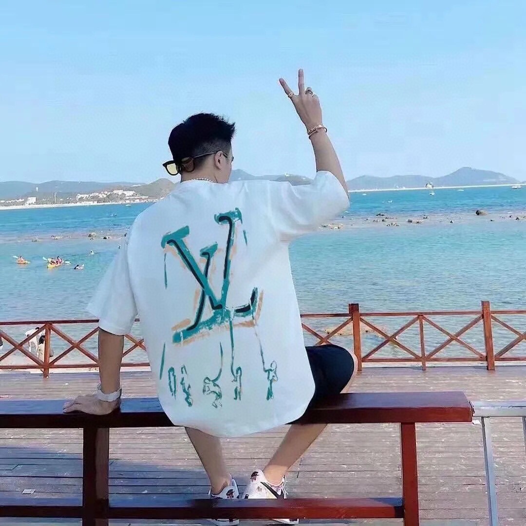  [LOUIS VUITTON] 루이비통 21SS 리미티드 차일드 로고 반팔 티셔츠 (2 COLOR)