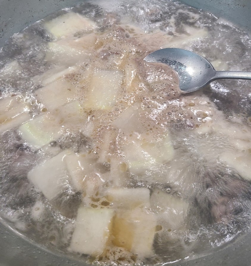 거품 걷어주기