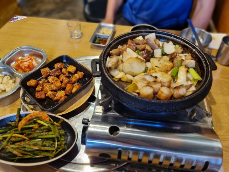 곱창모듬과 특양구이의 조화