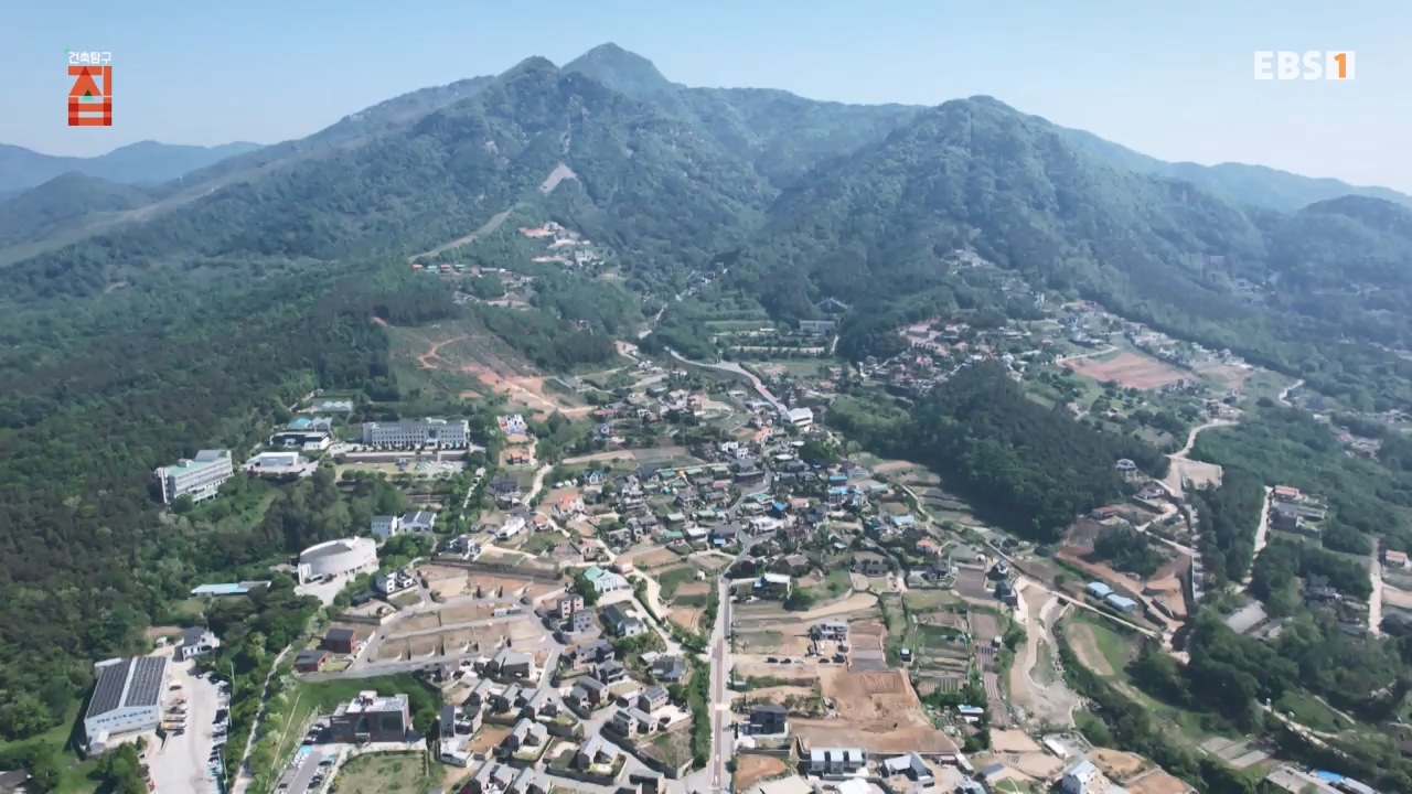 TV - 전 국민의 평생학교 EBS농막 지으려다 지은 집.mp4_20230925_211456.320.jpg