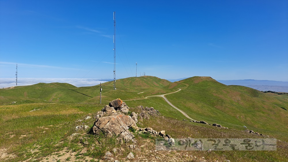 Monument Peak