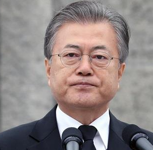  문 대통령, 3월 23일 '65세 이상 처음으로 아스트라제네카 접종'받는다