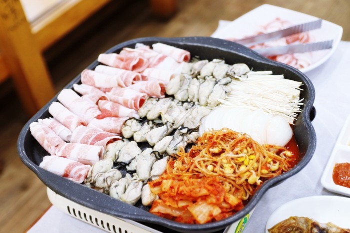  생방송 오늘저녁 굴 삼겹살 김치의 굴삼합 굴물회 경남 통영 굴 코스요리 맛집 메뉴 가격 영업시간 위치 어디