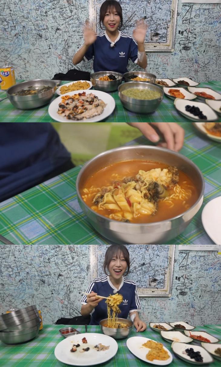  유튜버 쯔양, 욕지도 맛집 다시 찾았다…'전복라면-전복죽-성게비빔밥-미역국 먹방' #쯔양