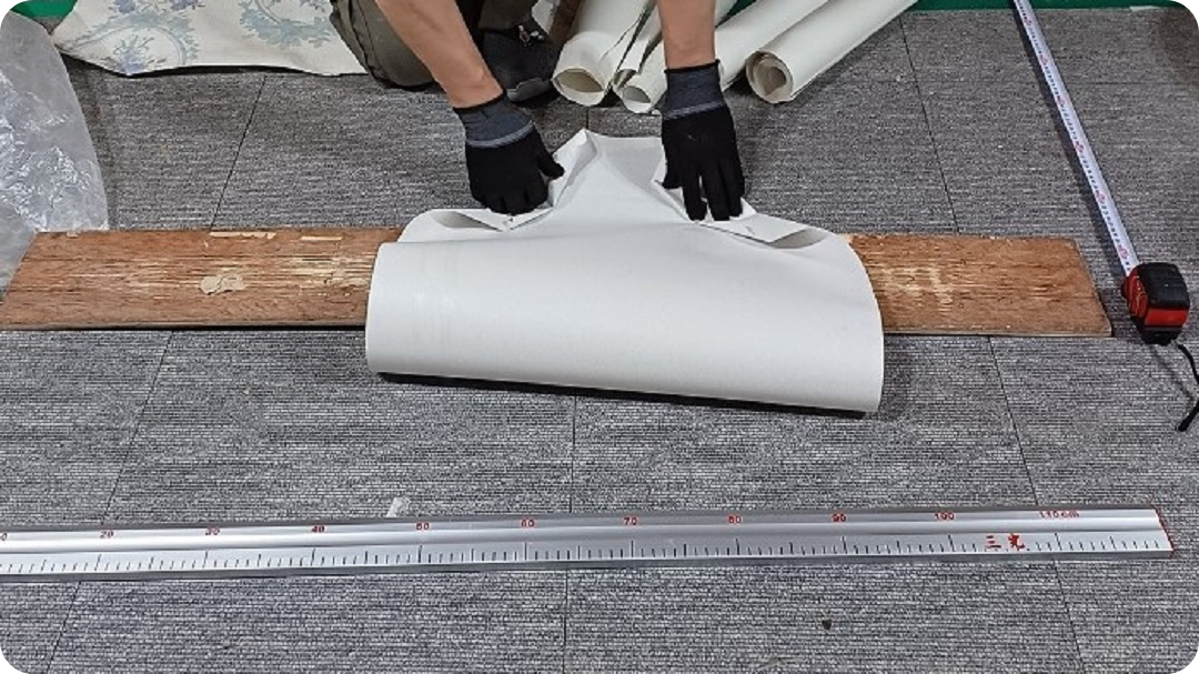 반대-방향으로-개구리-모양으로-접어주는-모습