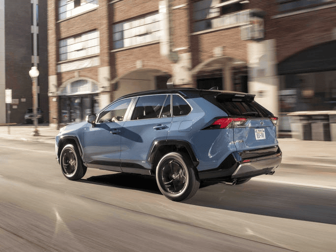 3위 도요타 RAV4