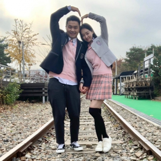  정준, 13세 연하 연인 김유지와 결혼 임박? "혼자보다 함께하면 기쁨 배가 돼"