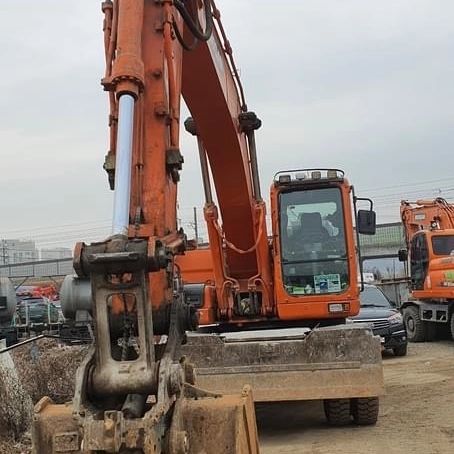  굴삭기 두산 DOOSAN DX210W 모델 2008년식 5500만원 판매합니다
