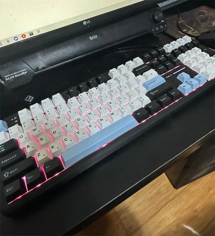 AULA F108 키보드 배터리 완충 시 사용시간 얼마나 되나요