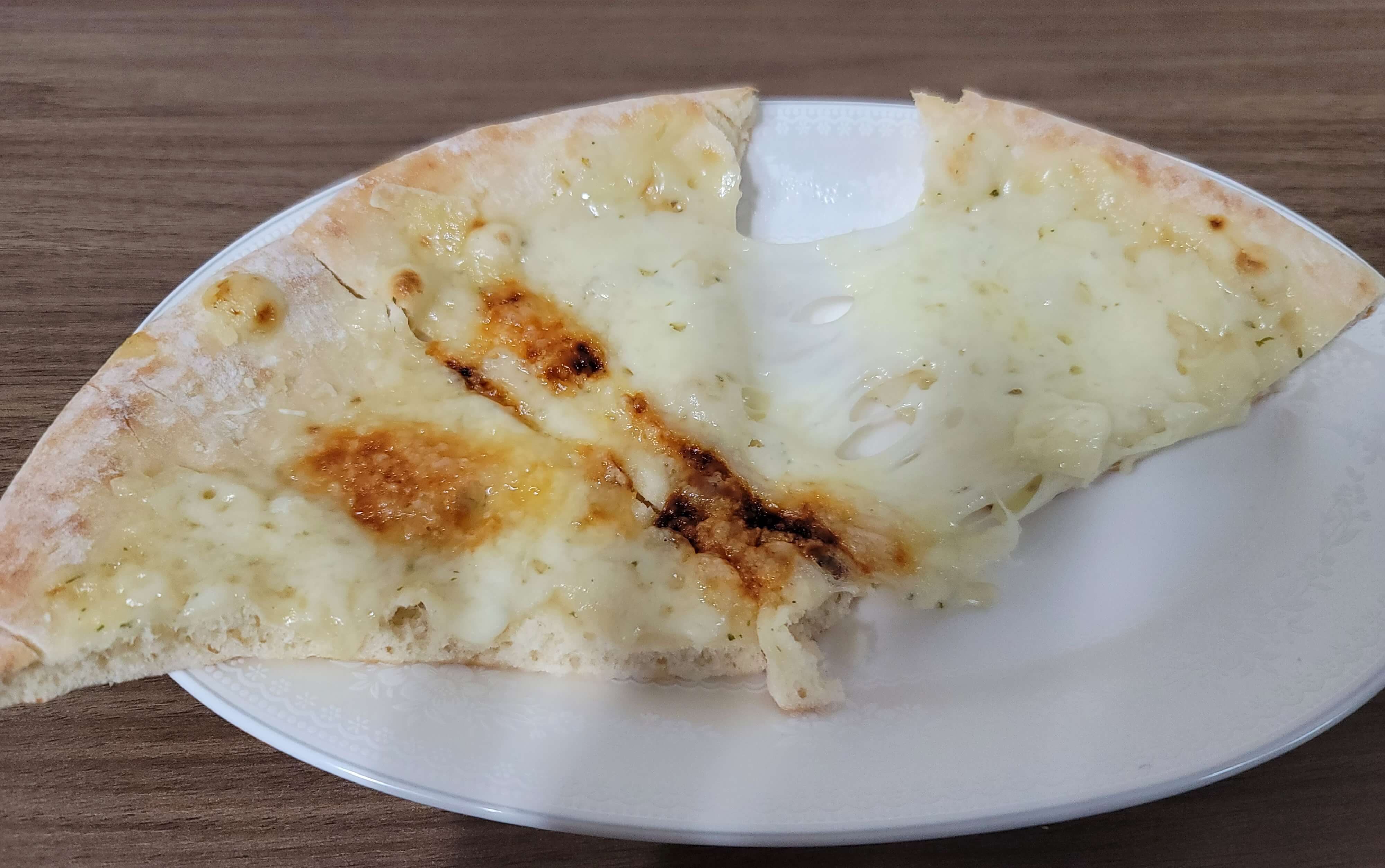 스위트 치즈 피자 치즈 스트레치