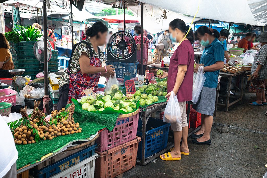 태국 방콕 딘댕마켓 Dindaeng Market 채소 판매