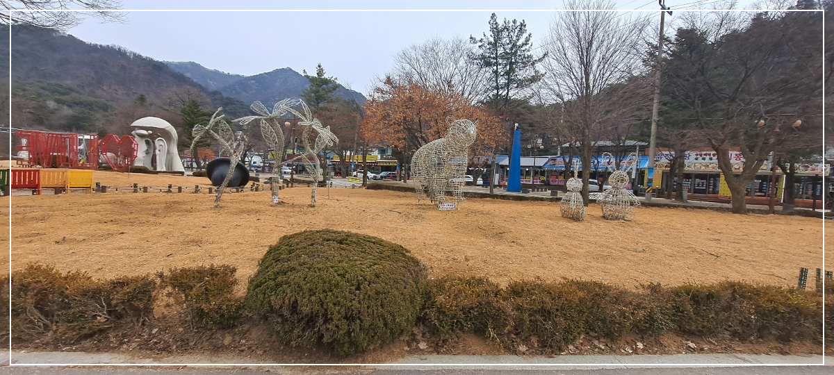 곰-토끼-조형물