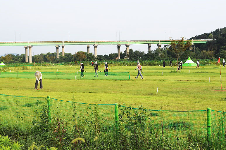 광주 서봉파크골프장. 광주 광산구 서봉동 205-6 (호남대학교 바로앞)
