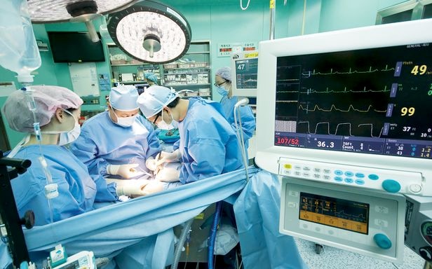  한국 의료비 가장 적게 쓰며, 암사망률은 최저 美 예일대, 선진 22국 중 8위 비교 ‘협·조’ 잘되는 한국, 암과의 전쟁서 성과 미국은 다른 나라보다 흡연율이 낮다 갑상선암 생존율 99%