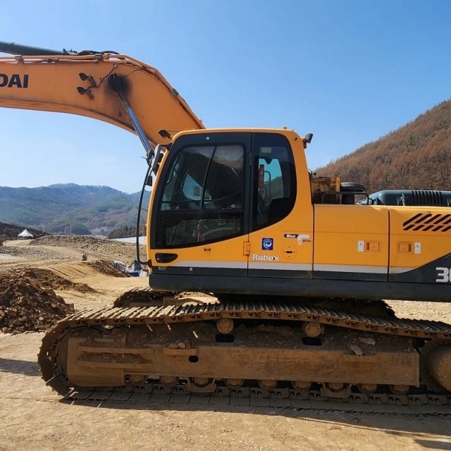  현대 R300LC 2014년식 5200만원 판매합니다.