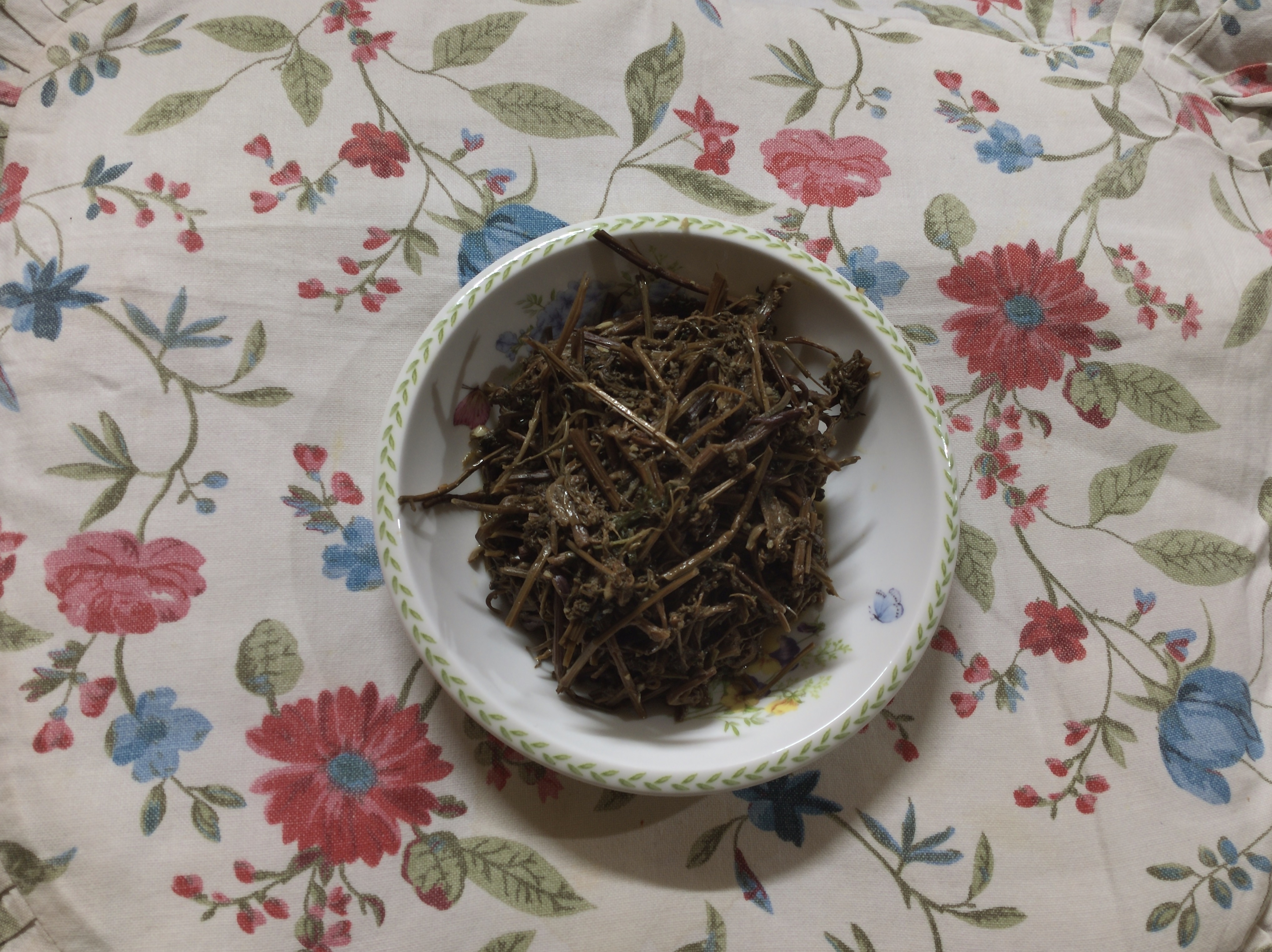  산에서 나는 소고기, 고사리나물(Bracken Salad)