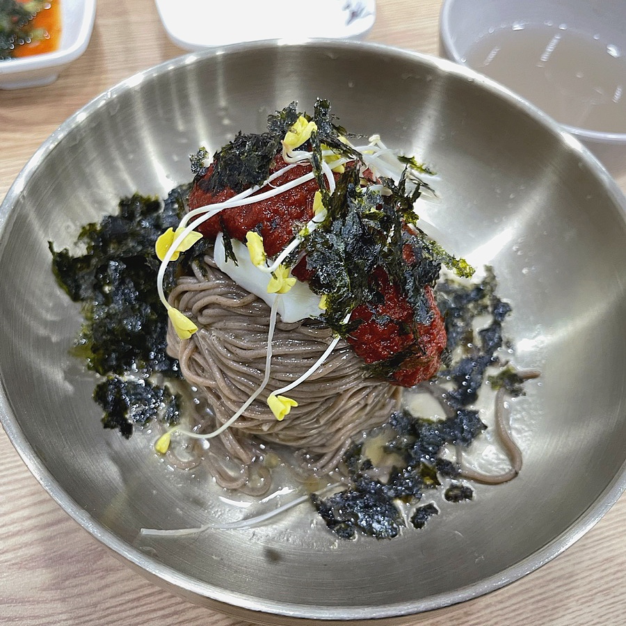 메밀물막국수