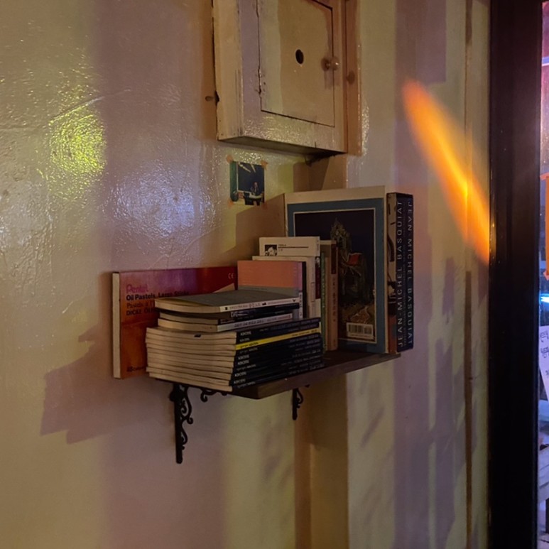 망원동카페 겸 술집 16