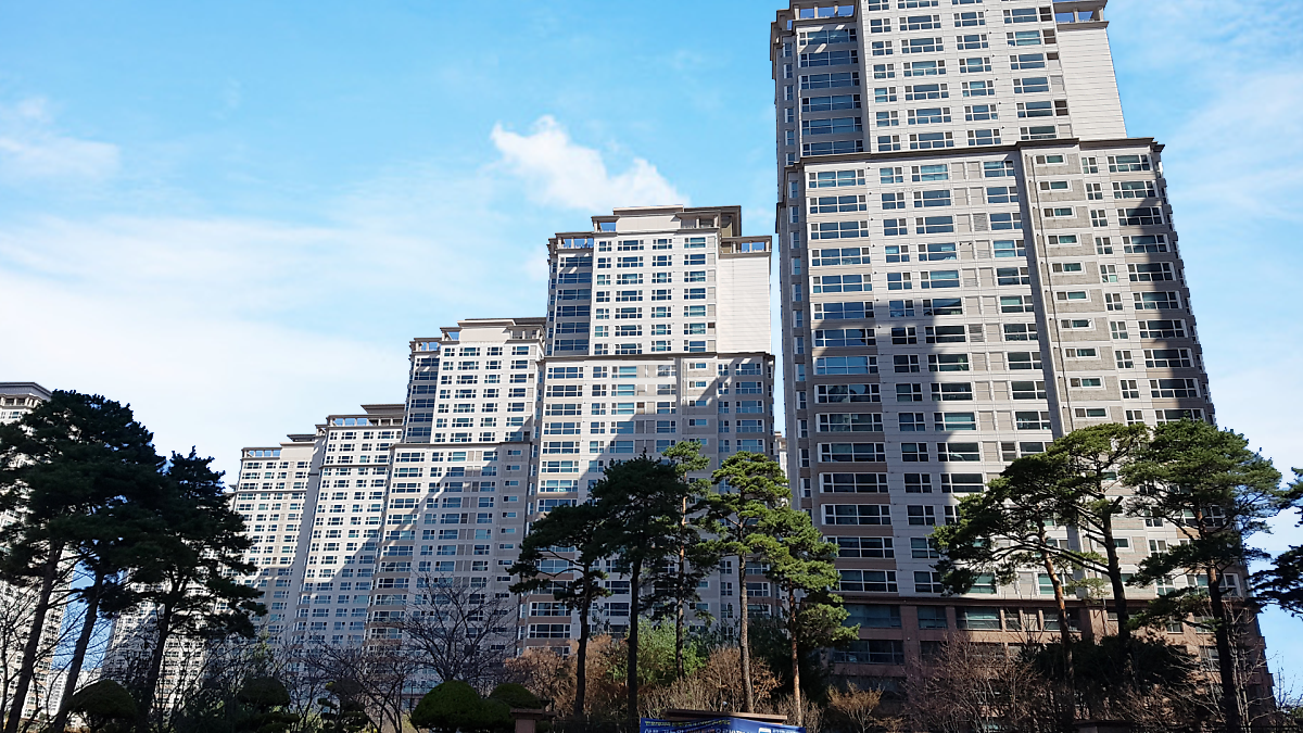  반포자이 72억, 빌딩보다 비싼 똘똘한 한채