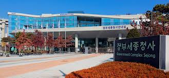  2021년 국민취업지원제도  15세~69세 구직자에게 300만원씩 지급