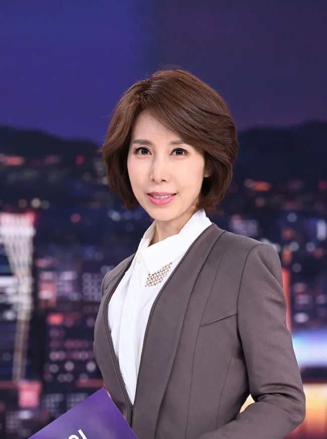 이윤희 아나운서 이미지 1