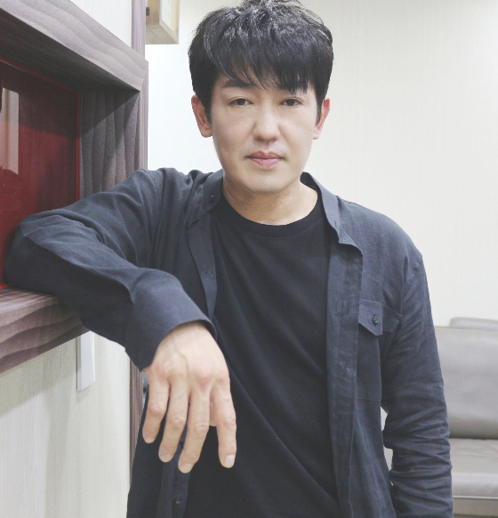  '오징어 게임' 허성태 "'어좁이' 놀림 받고 충격...한달 반만 17kg 벌크업" [사진]